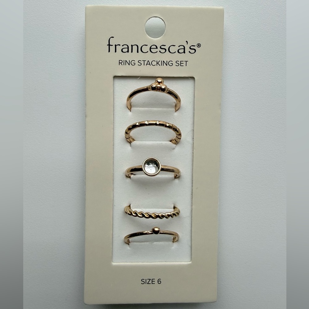 NEW Francesca's Stackable Ring Set in Gold NWT size 6 💍